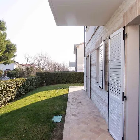 S018 - Sirolo, Nuovissimo Trilocale In Pietra Con Giardino Dx *