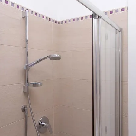 Apartment S018 - Sirolo, Nuovissimo Trilocale In Pietra Con Giardino Dx