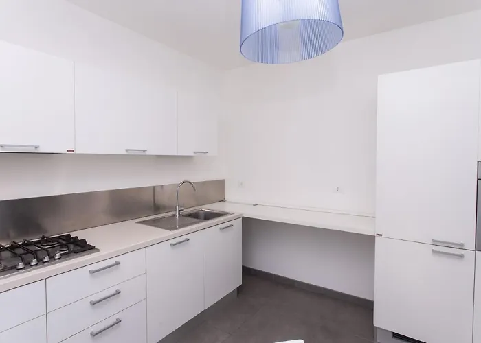 S018 - Sirolo, Nuovissimo Trilocale In Pietra Con Giardino Dx * Sirolo