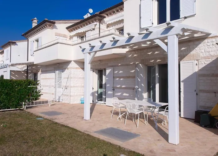 Διαμέρισμα S018 - Sirolo, Nuovissimo Trilocale In Pietra Con Giardino Dx *