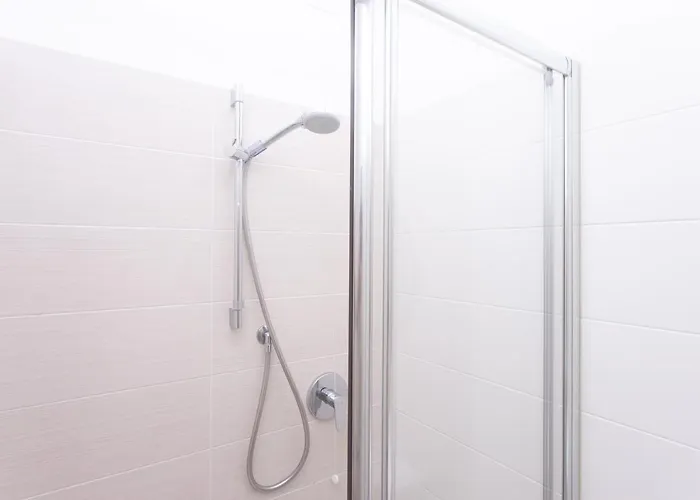 S018 - Sirolo, Nuovissimo Trilocale In Pietra Con Giardino Dx Διαμέρισμα