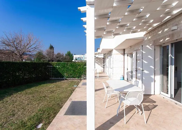 Διαμέρισμα S018 - Sirolo, Nuovissimo Trilocale In Pietra Con Giardino Dx *